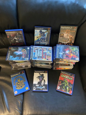 Колекция от 44 PlayStation 2 игри като нови, редки и колекционерски