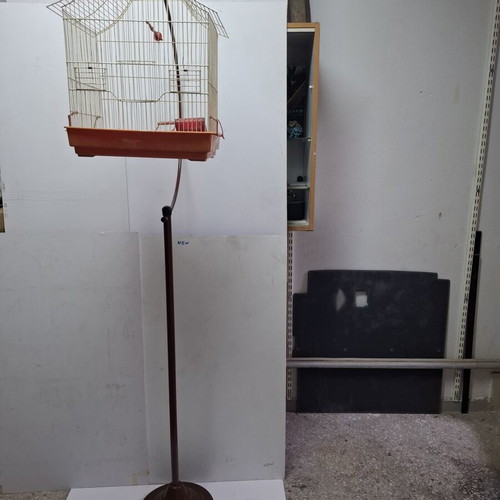 Bird stand and cage in very good condition