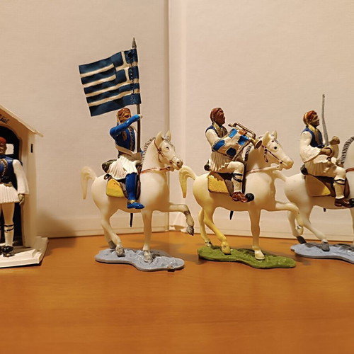 Athens Evzones military figurines set like new