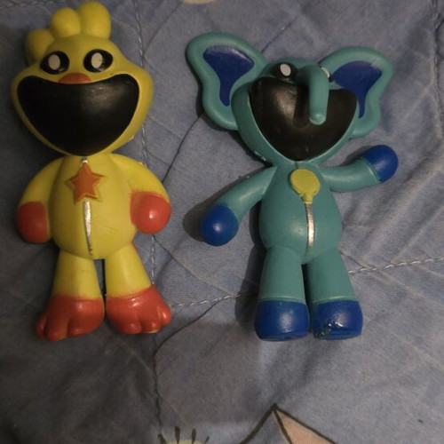 Knockoff Poppy Playtime Bubba Bubbaphant and Kickinchicken figurines used
