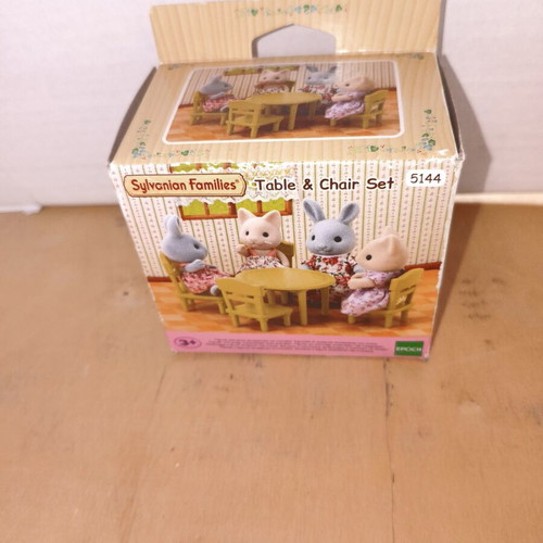 Epoch Sylvanian Family Table and Chair Set new, no figures