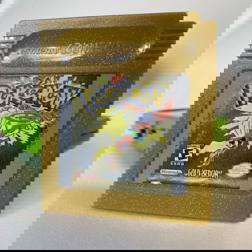 Nintendo Game Boy Color Lime Green като нов с оригинални Pokemon Gold и Mario & Yoshi