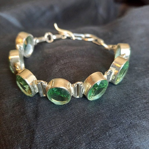 Silver bracelet with zirconia used