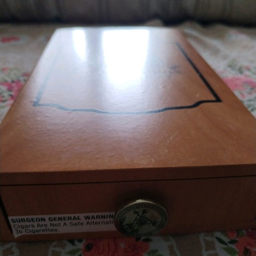 Montecristo 75th Anniversary wooden portable humidor like new