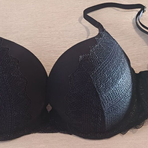 Dorina bra size 80B with triple padding, black and silver, like new
