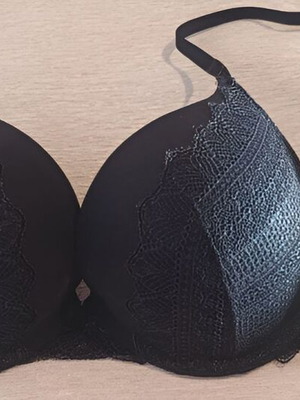 Dorina bra size 80B with triple padding, black and silver, like new