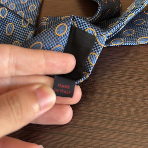Mauritsio men's silk tie like new, blue