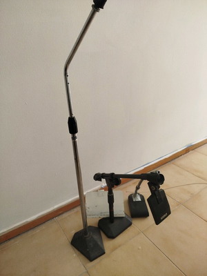 Microphone stands like new