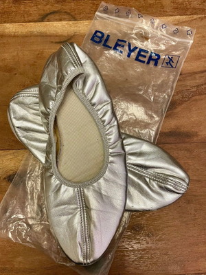 Bleyer немски сребърни обувки за танци и ориенталски номер 39 употребявани