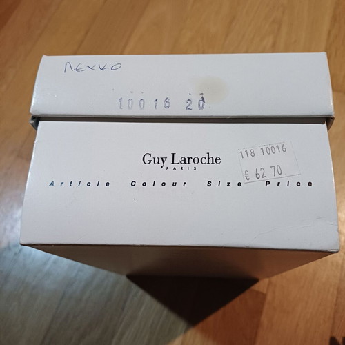 Guy Laroche leather shoes for boys white size 22 like new