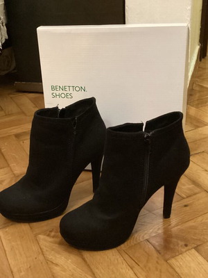 Benetton ankle boots size 37 like new, black