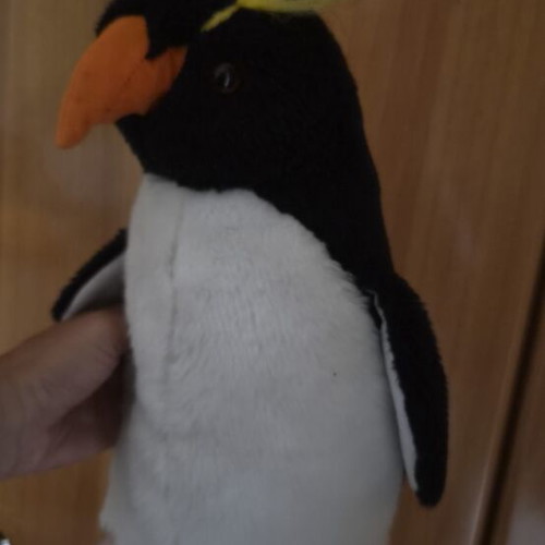 Plush penguin like new