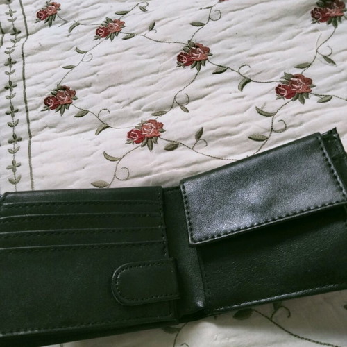 Bossini men's wallet black like new