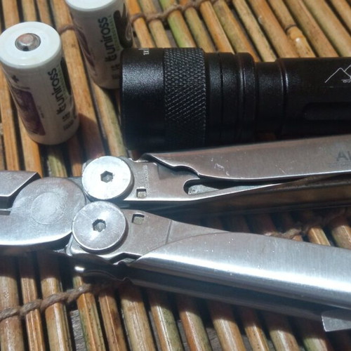 Alpine multitool and flashlight set used, good condition