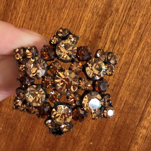 Vintage brooch from Czechoslovakia, like new, missing one crystal