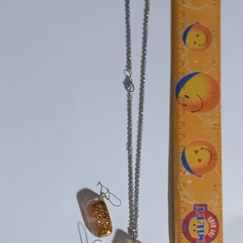 Set of 6 handmade pendant and earrings with resin and glitter