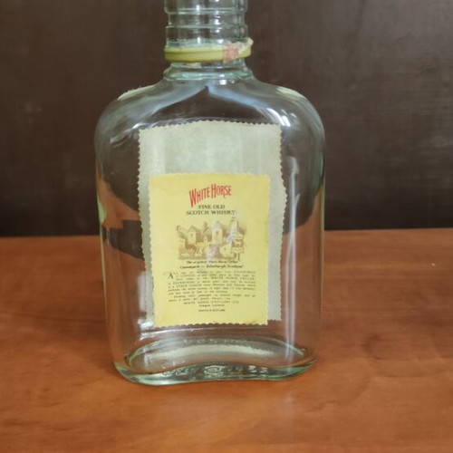White Horse Vintage Whisky Bottle 18.75cl used, collectible