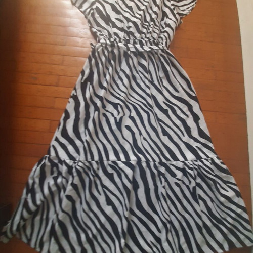 Dress L with soft fabric and belt, white