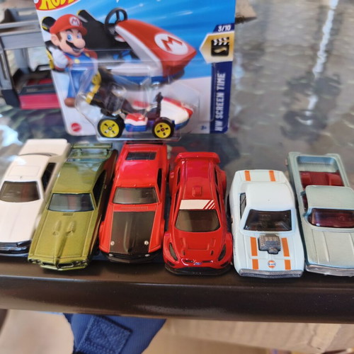 Αυτοκίνητα Hot Wheels πακέτο 6 με Super Mario Kart σαν καινούργιο