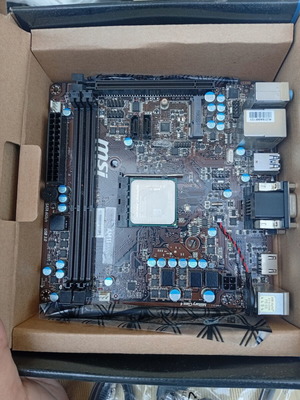 MSI AM1I Mini-ITX μητρική πλακέτα καινούργια με AMD CPU και πλήρες κουτί