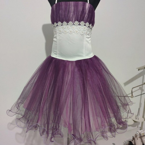 Bridesmaid dress like new for girl 5-6 years old, white and purple
