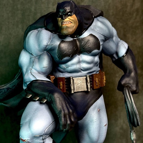 Batman statue from The Dark Knight Returns, like new, 1:9 scale