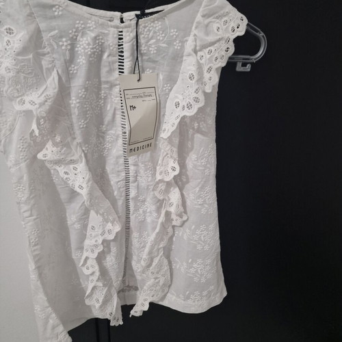 White blouse new, sizes XS and S