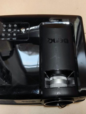 BenQ MP515 projector used with remote and new replacement lamp