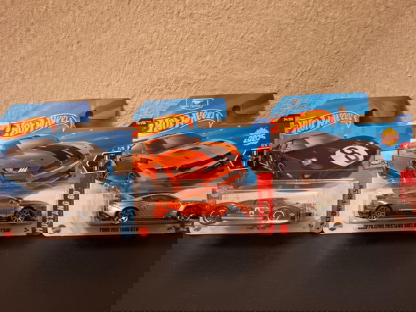 FORD НАБОР ОТ 5 - HOTWHEELS И MATCHBOX