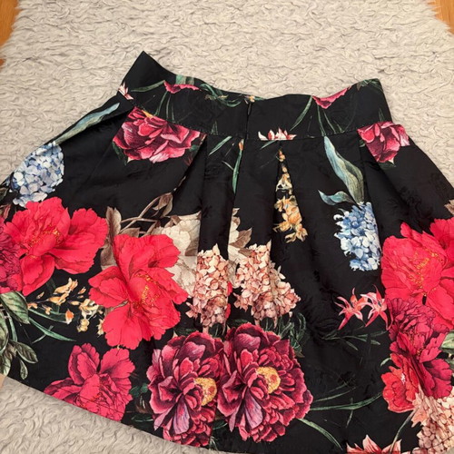 Floral A-line skirt used, black and pink, size small