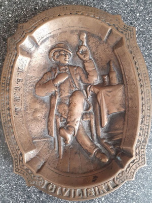 Decorative ashtray made of bronze circa 1920-1930 like new