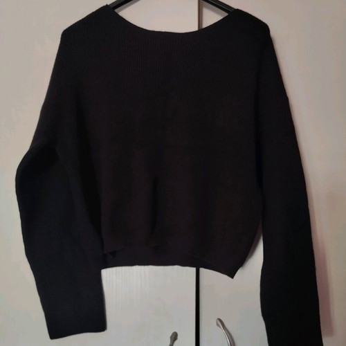 Knitted sweater new, one size, black