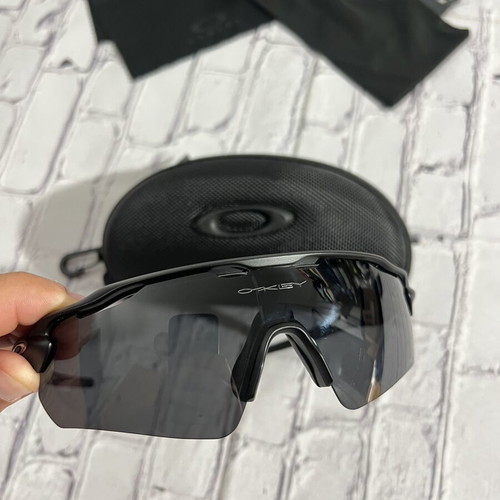 Oakley Radar EV sunglasses like new, polarized, black