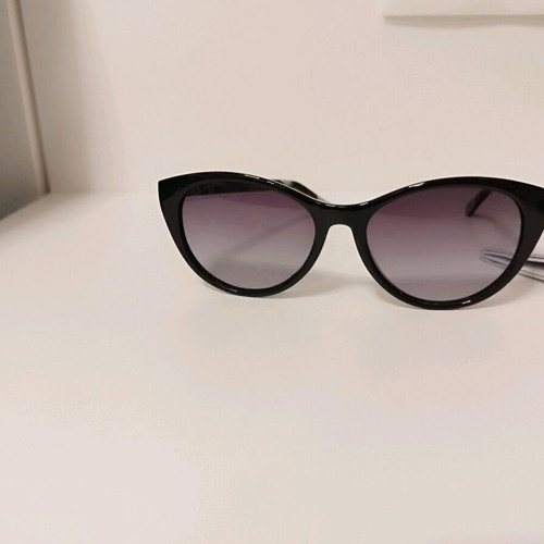 Ted Baker sunglasses black like new with gradient lens