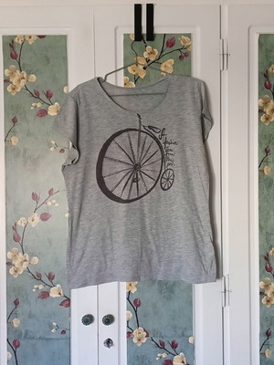 Women's gray short-sleeve blouse used, size XL, vintage bicycle print