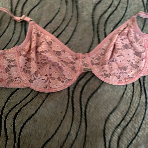Pink lace bra size 38D new