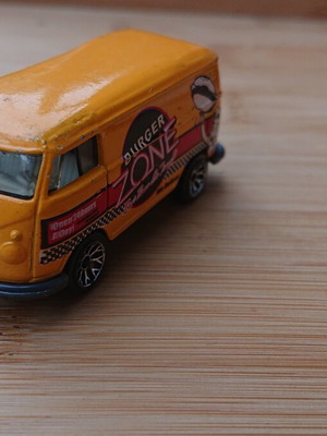 Matchbox 1999 VW ван за доставки употребяван