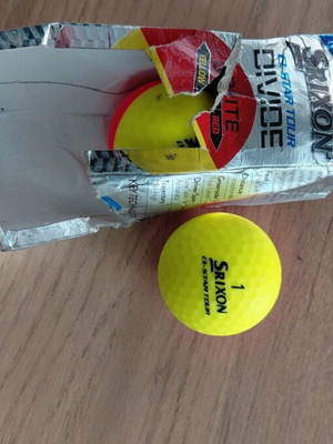 Μπαλάκια του golf SRIXON ολοκαίνουρια, πακέτο 3 τεμαχίων με χαλασμένη συσκευασία