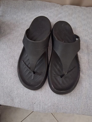 Crocs σαγιονάρες μέγεθος 39 μαύρες σαν καινούργιο