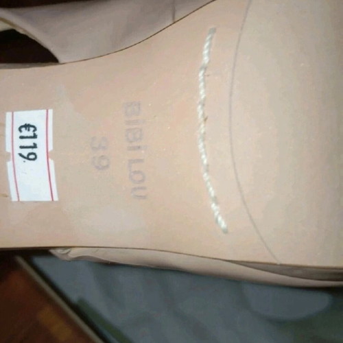 Bibi Lou leather slingback peep toe heels like new, size 39, nude