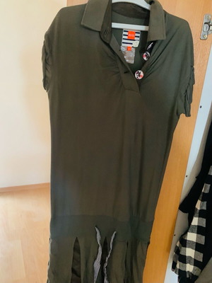 Boss dress green olive like new, size XS
