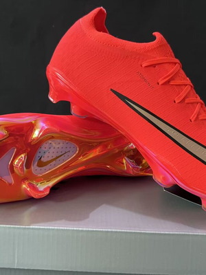 Nike Mercurial Vapor 17 Elite football boots, red and gold, size 44