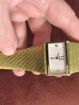 Loisir set watch ring earrings like new, green
