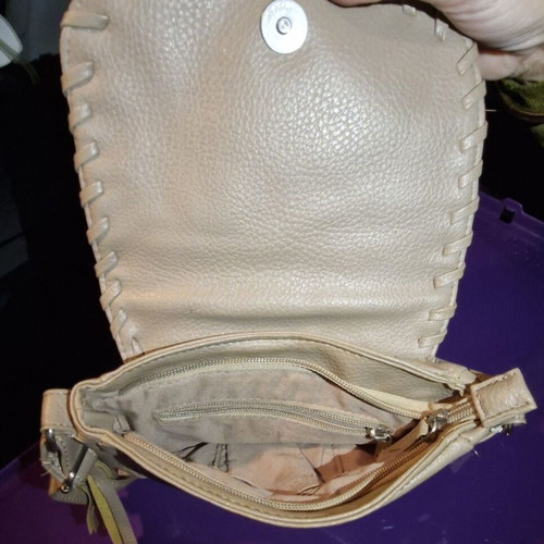 Beige shoulder bag like new with zipper 20×25 cm