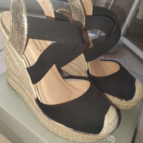 Women's wedge sandals size 37 like new black beige