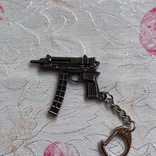 Škorpion vz. 61 keychain new, gray and silver