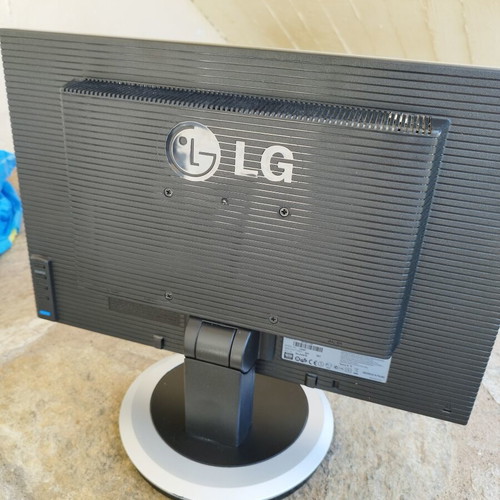 LG computer monitor