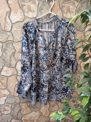 Shirt L/XL like new with blue pattern