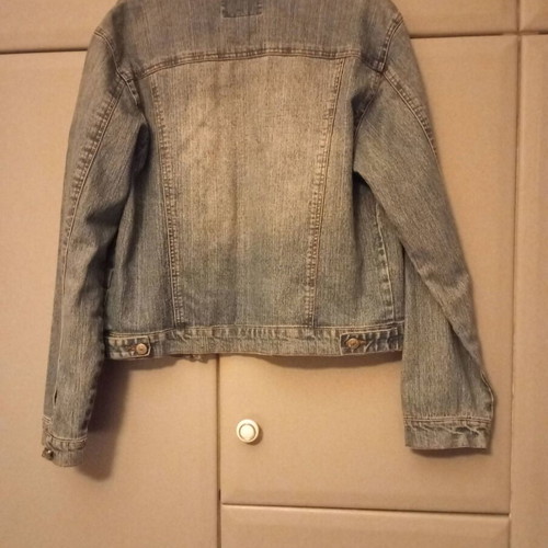 Denim jacket like new, size Medium, blue