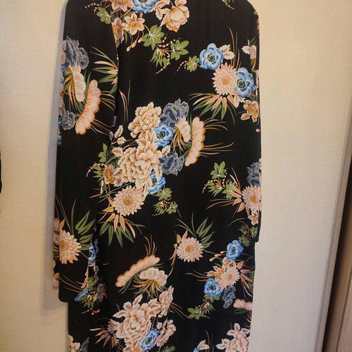 Floral kimono like new, size M-L
